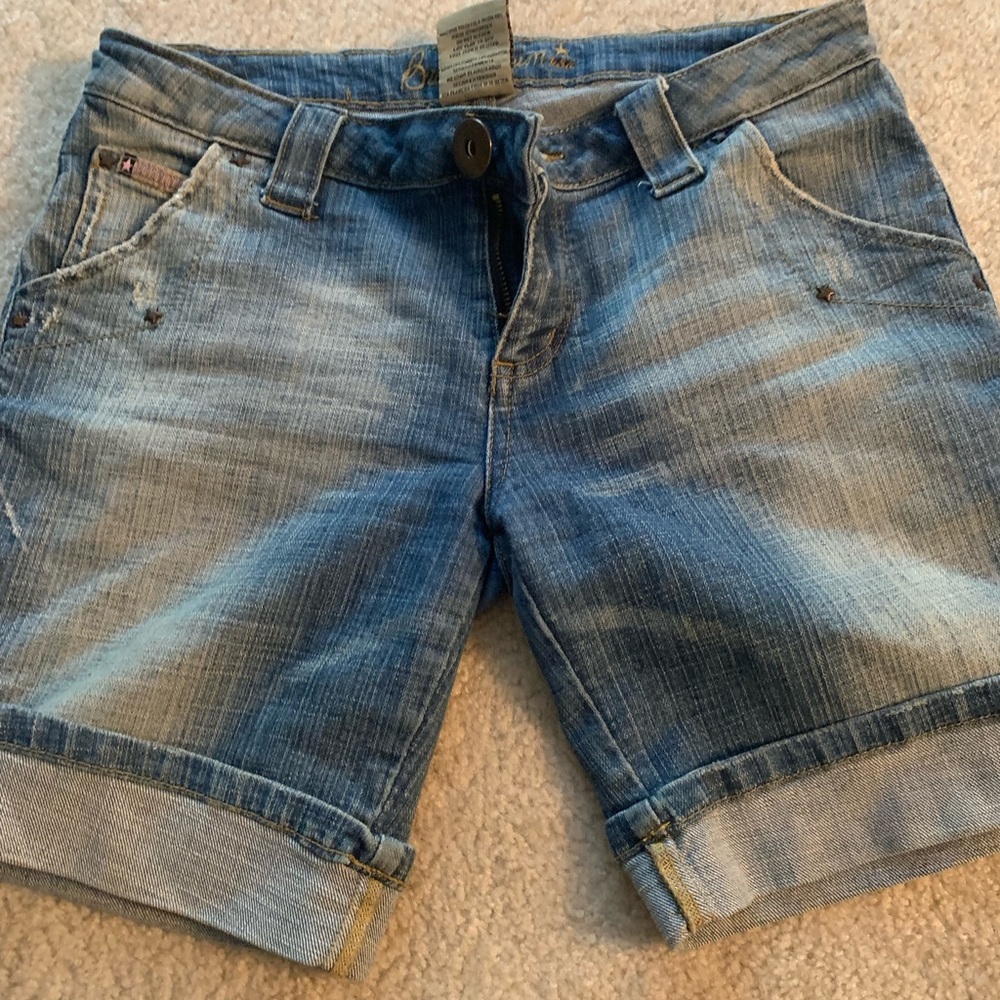 Shorts - Picture 2 of 4